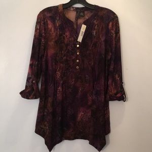 New with tags dressy women’s blouse.
